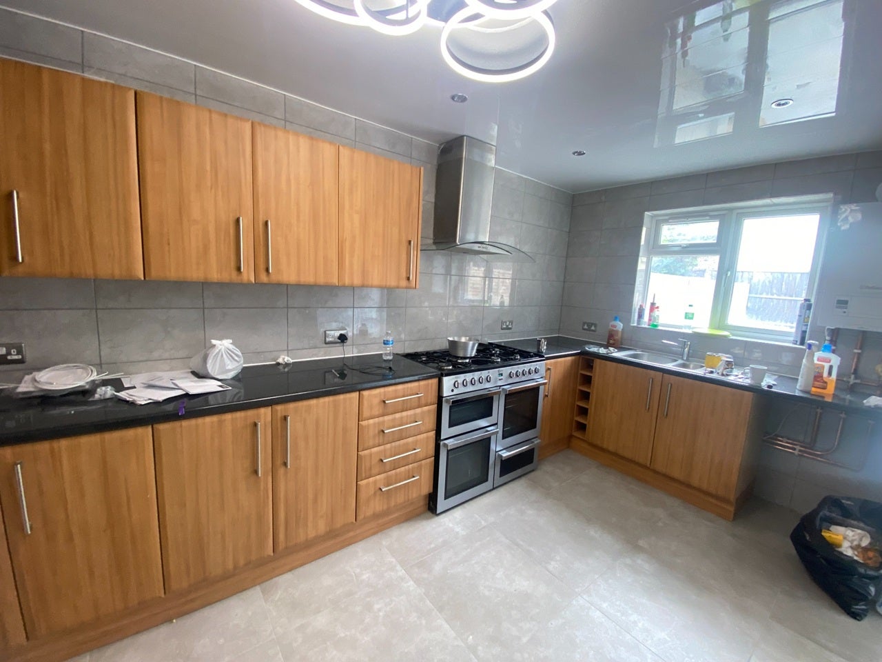Room Redriffe Road in Greater London