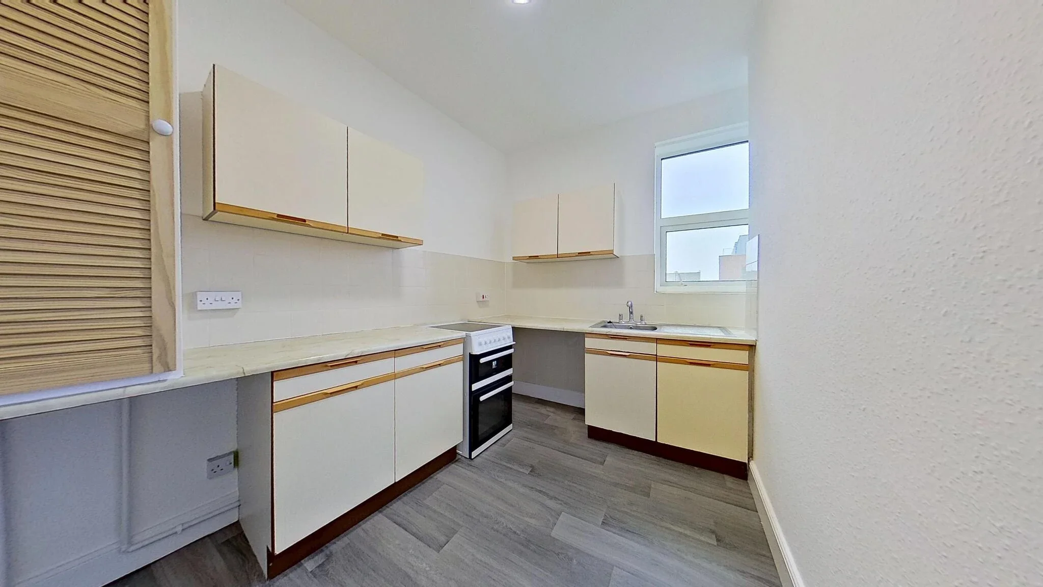 Flat Mortimer Street in Herne Bay