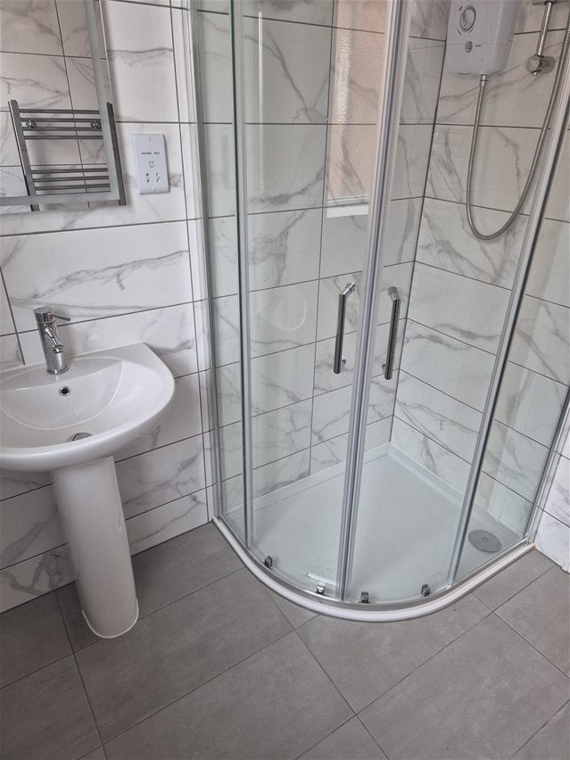 Flat Southcoates Lane in Kingston Upon Hull