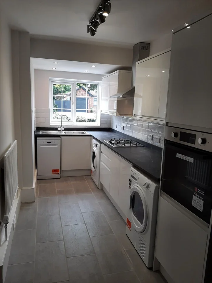 Flat Ravenoak Road in Cheadle Hulme