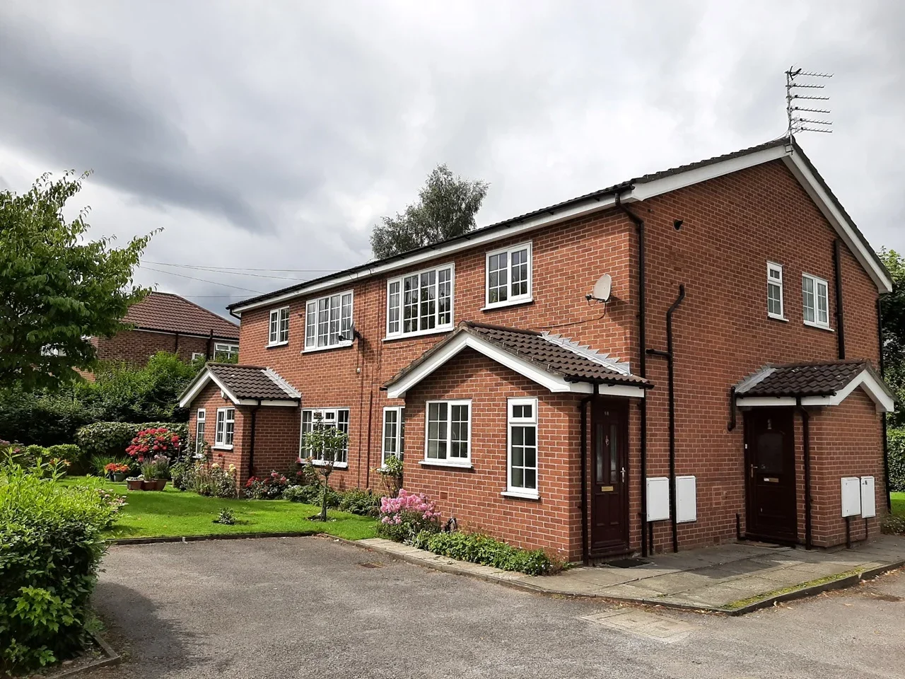 Flat Ravenoak Road in Cheadle Hulme