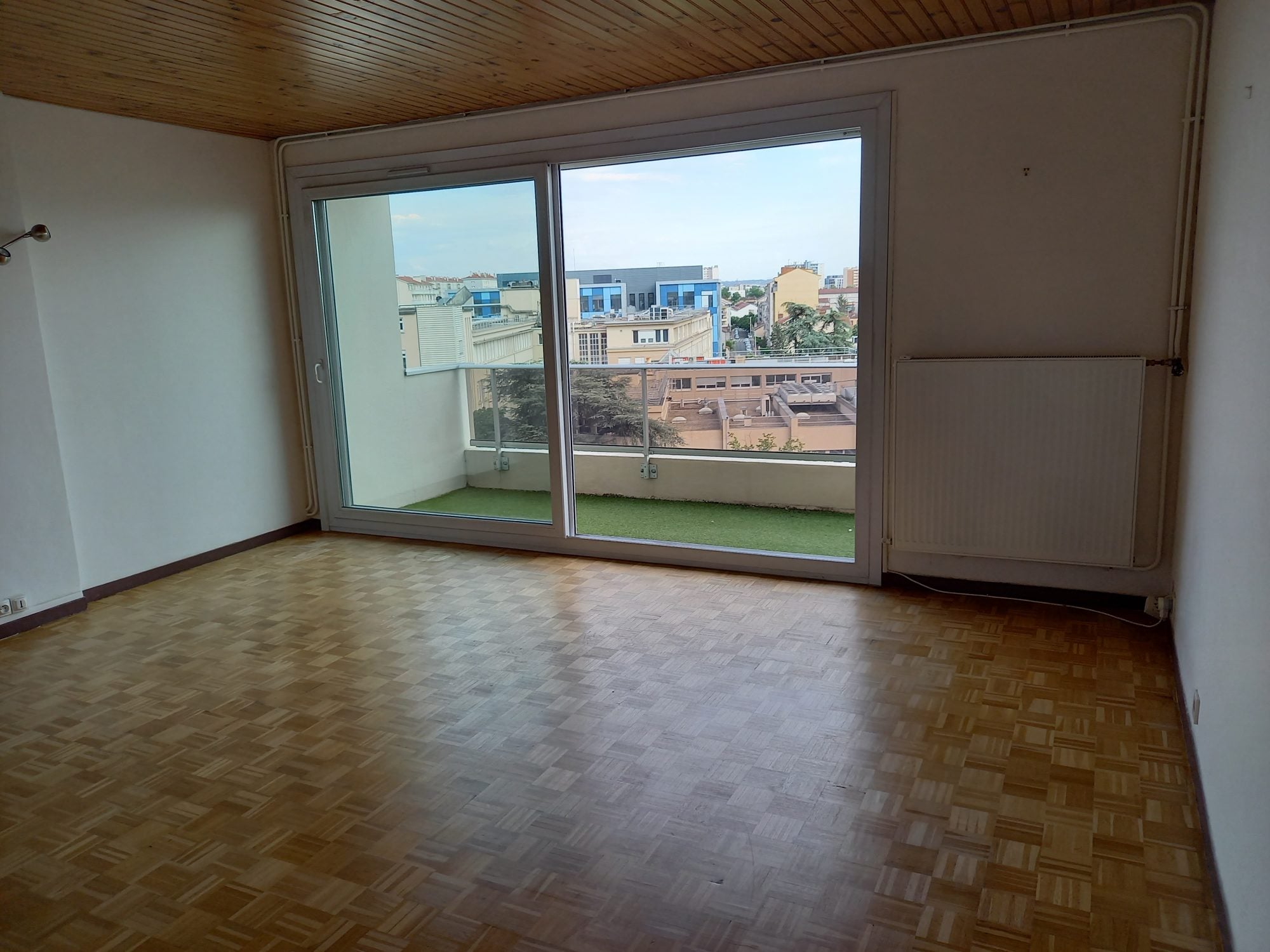 Flat Rue Antonin Perrin in Villeurbanne