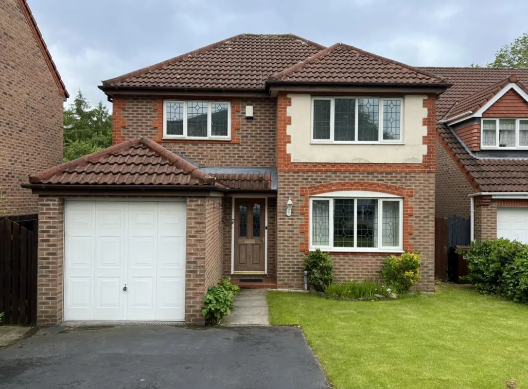 House Woodlea Lane in Leeds