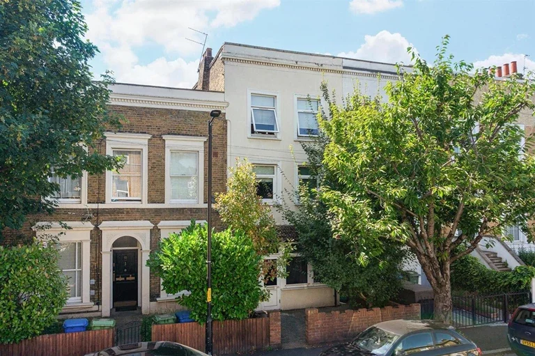 House Carlton Grove in Greater London