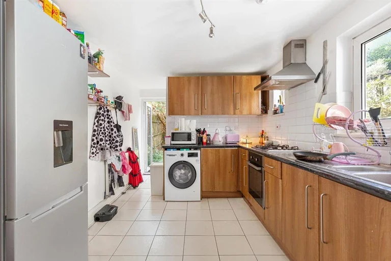 House Carlton Grove in Greater London
