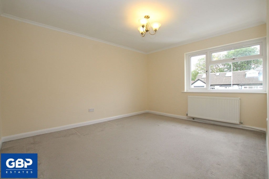 Flat Austral Drive in Greater London