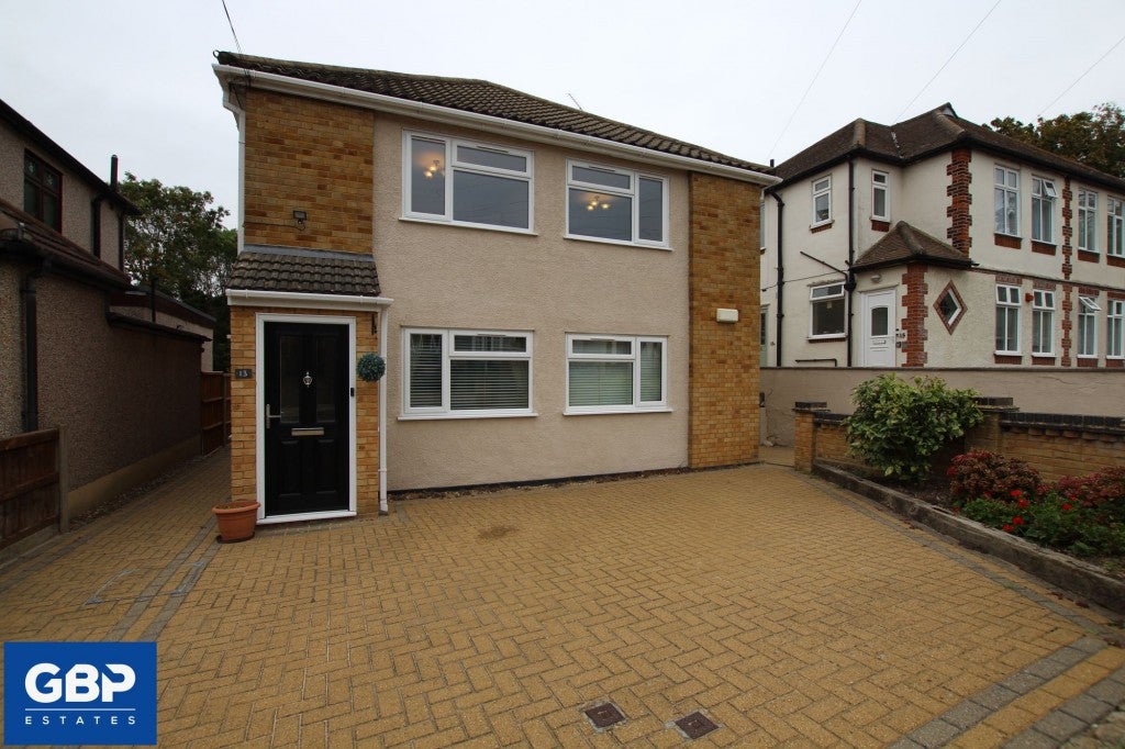 Flat Austral Drive in Greater London