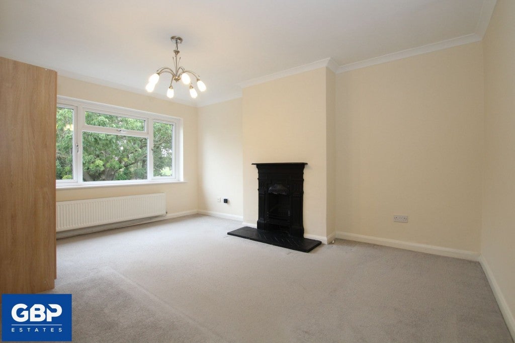 Flat Austral Drive in Greater London