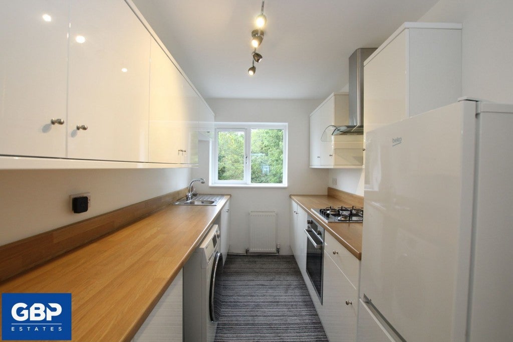 Flat Austral Drive in Greater London