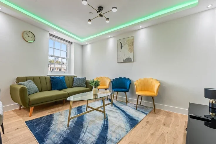 Flat Hercules Road in Greater London