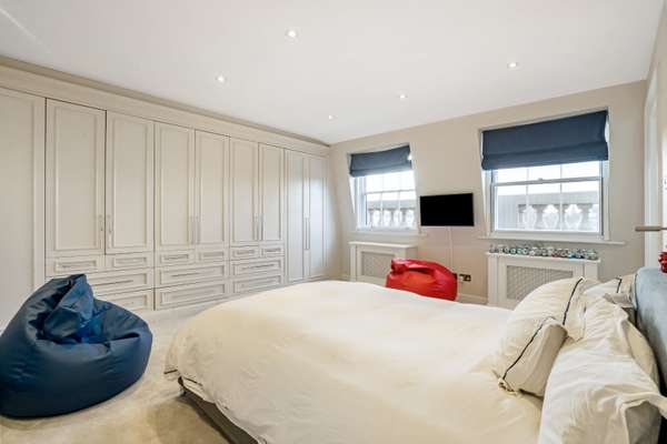 House Park Square East in Greater London