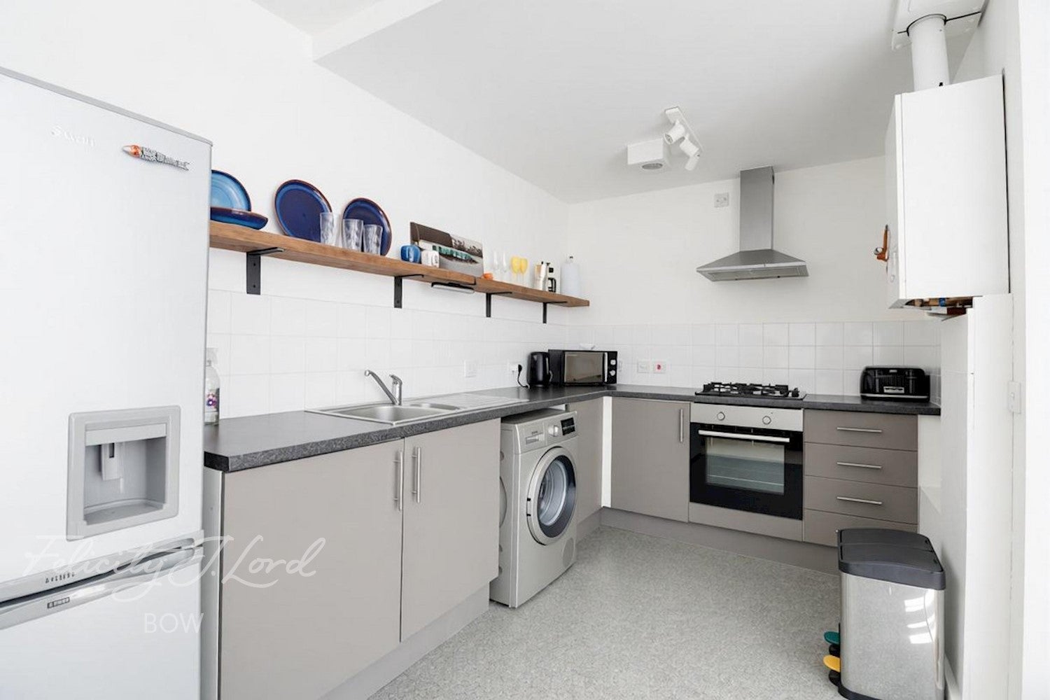 Flat Taylor Place in Greater London