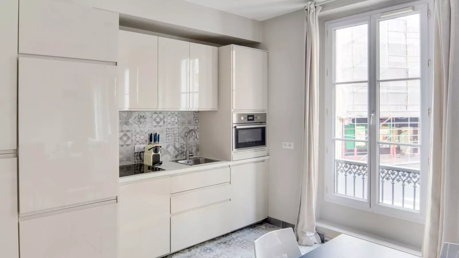 Flat Rue de Vintimille in Paris