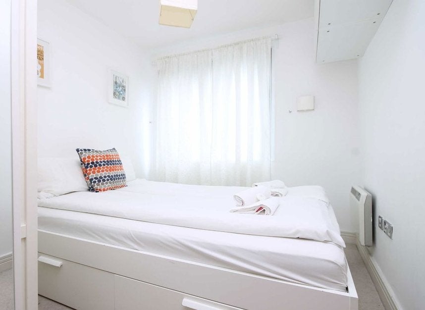 Flat West Tenter Street in Greater London