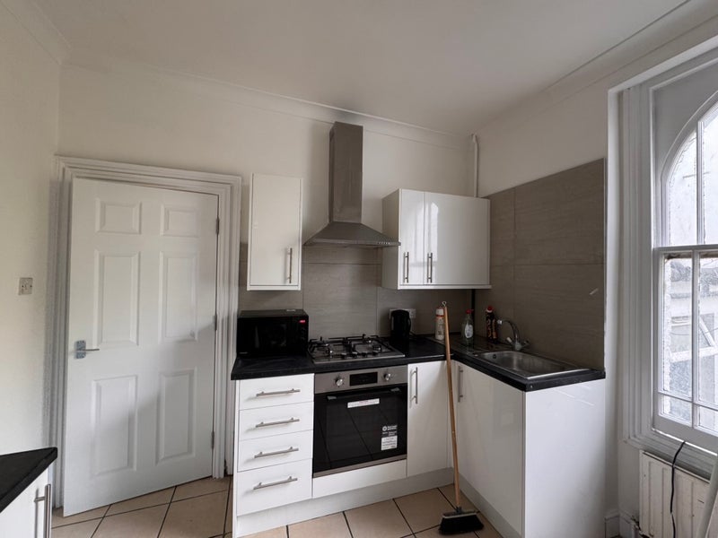 Room New Cross Road in Greater London