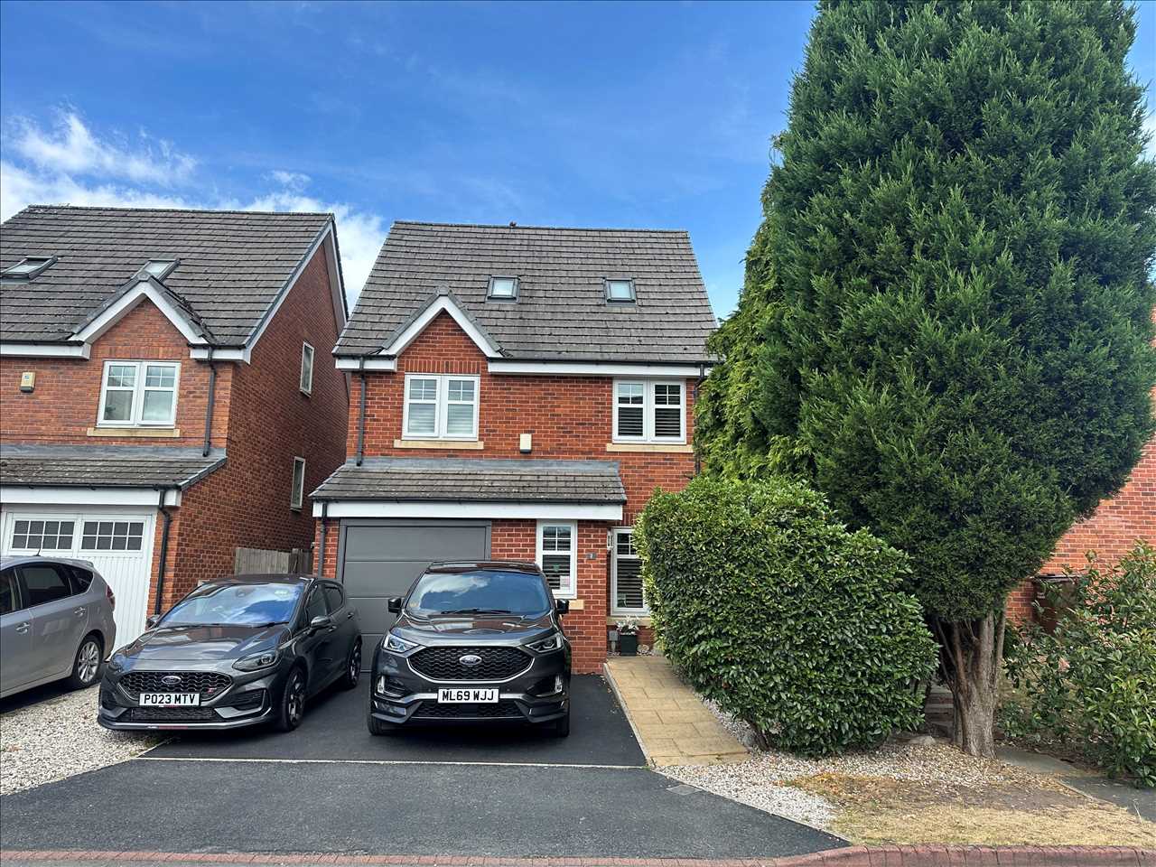 House Claybrook Close in Atherton