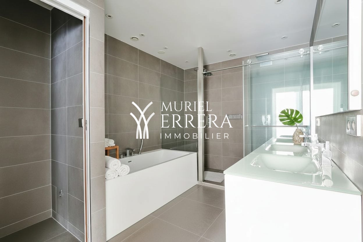 Appartement Avenue Montaigne à Paris