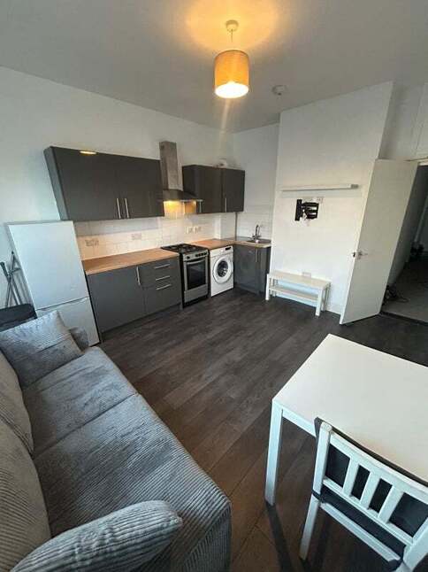 Flat Elm Grove in Portsmouth
