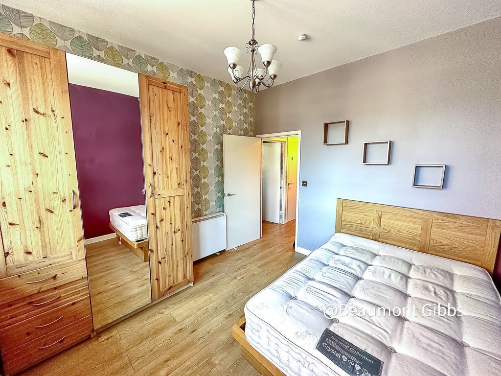 Flat Calderwood Street in Greater London