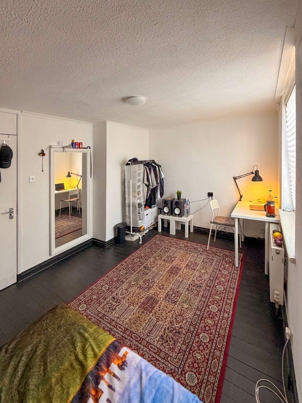 Room Mansford Street in Greater London