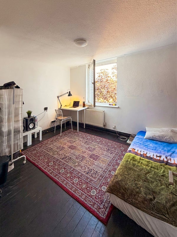 Room Mansford Street in Greater London