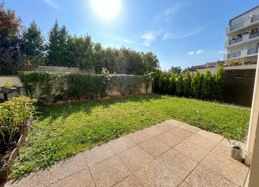 Flat Rue d'Estienne d'Orves in Persan