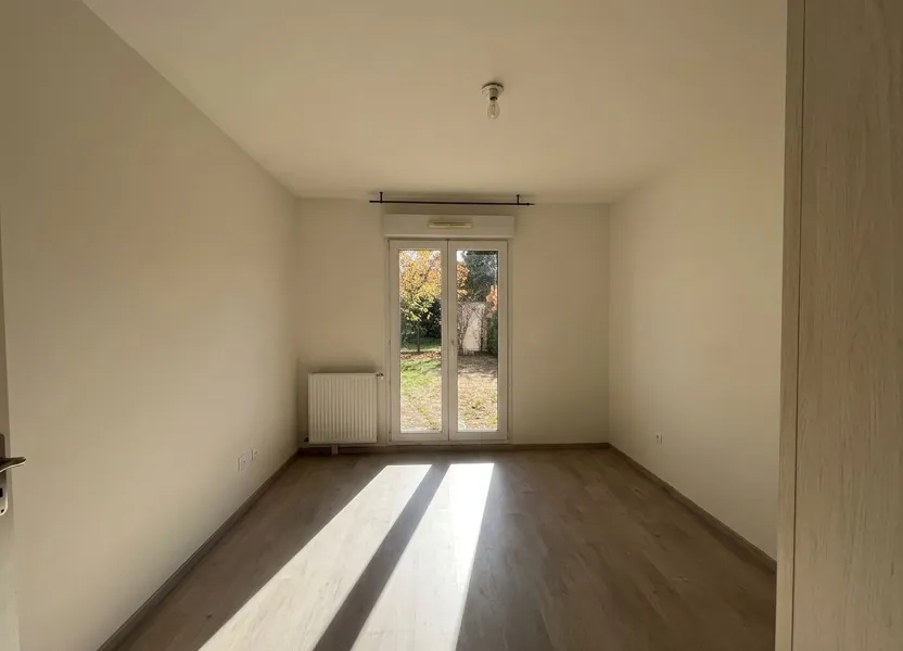 Flat Rue d'Estienne d'Orves in Persan
