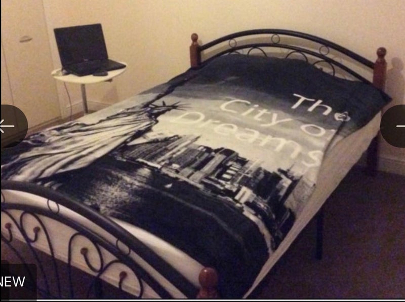 Room New Charlton Way in Bristol