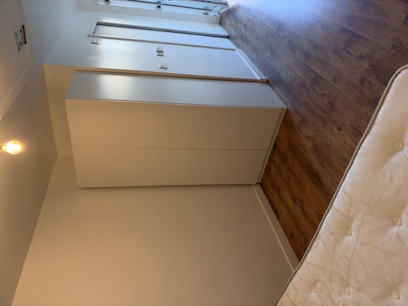 Room Onyx Close in Crawley