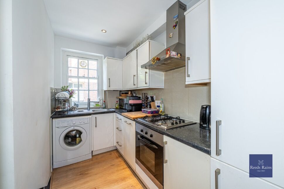 Flat Morley Street in Greater London
