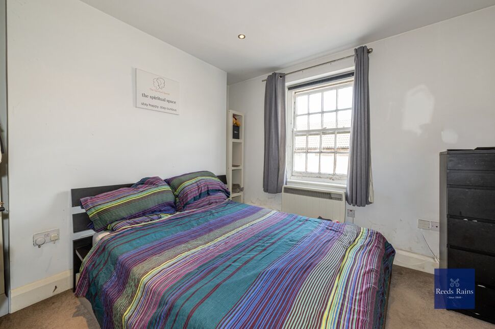 Flat Morley Street in Greater London