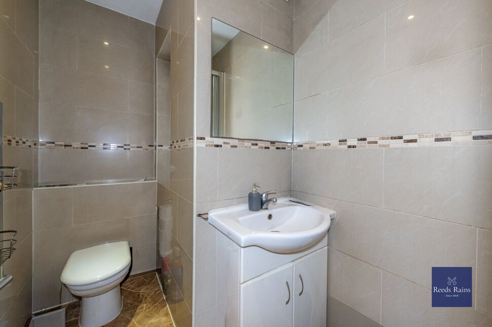 Flat Morley Street in Greater London