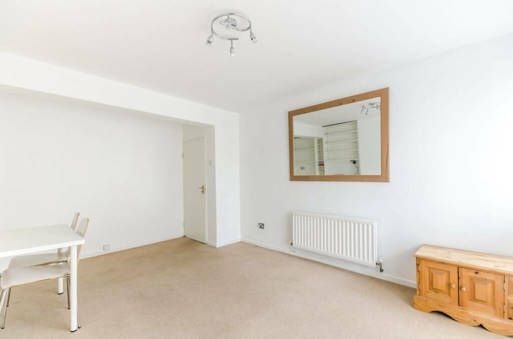 Flat Wimbledon Park Side in Greater London