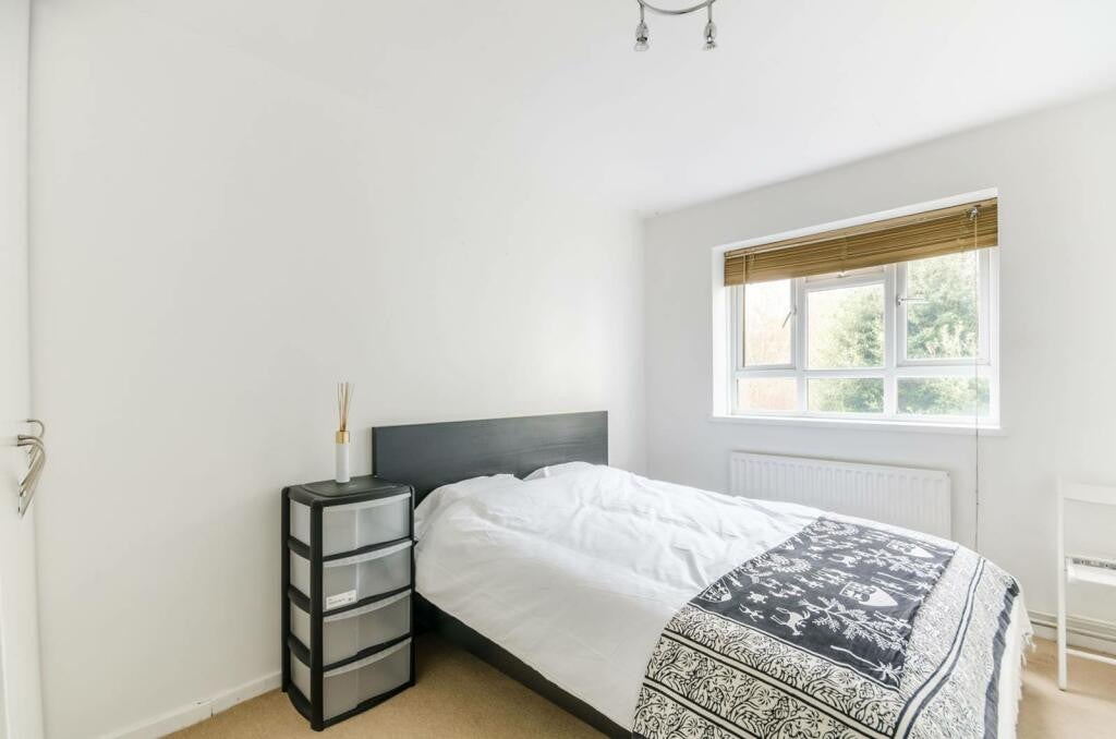 Flat Wimbledon Park Side in Greater London