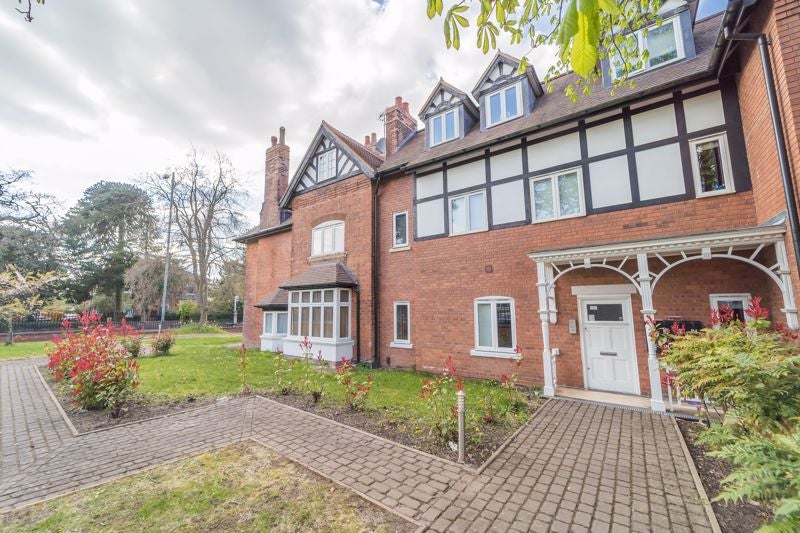 Flat Tettenhall Road in Wolverhampton
