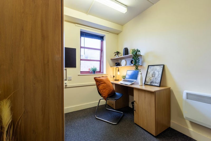 Room Lower Chatham Street in Manchester