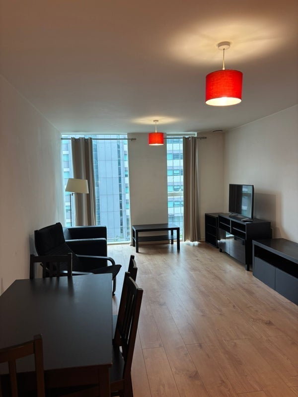 Flat Wellesley Road in Greater London