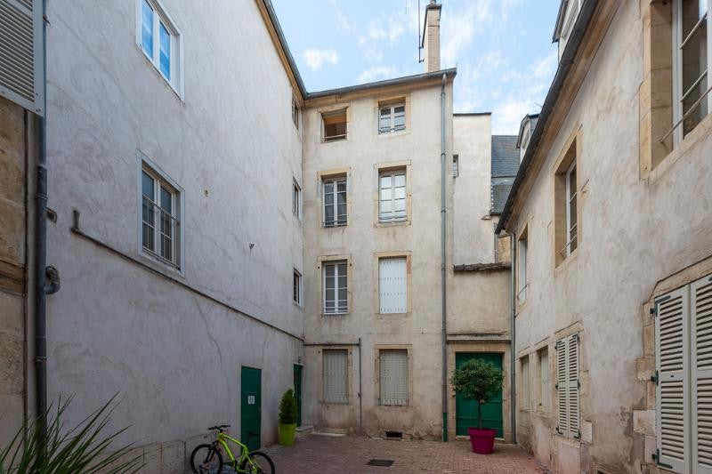 Flat Rue Thurot in Nuits-Saint-Georges