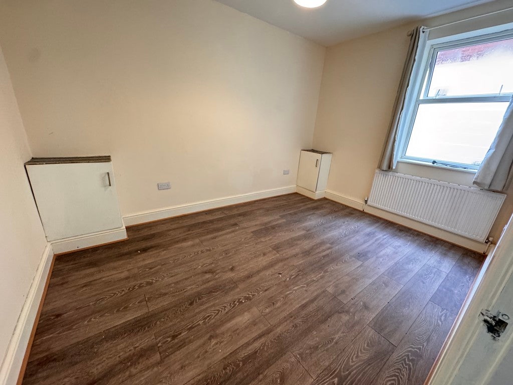 Flat Penn Road in Wolverhampton