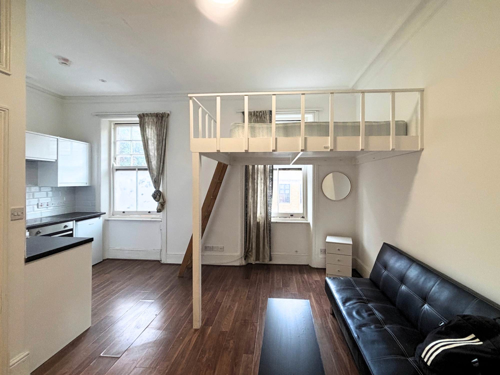 Flat Old Brompton Road in Greater London