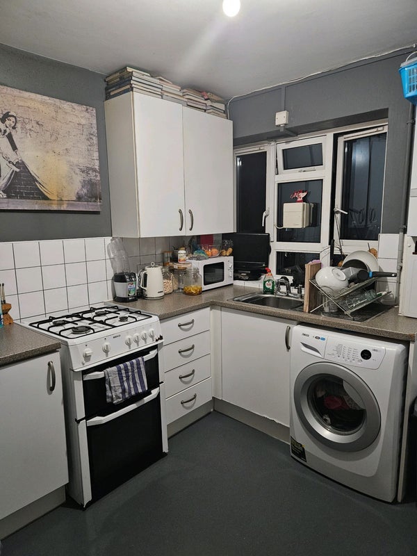 Room Church Lane in Greater London