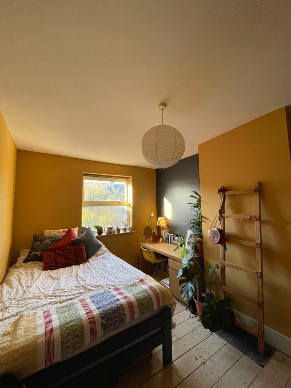 Room Graham Road in Bristol