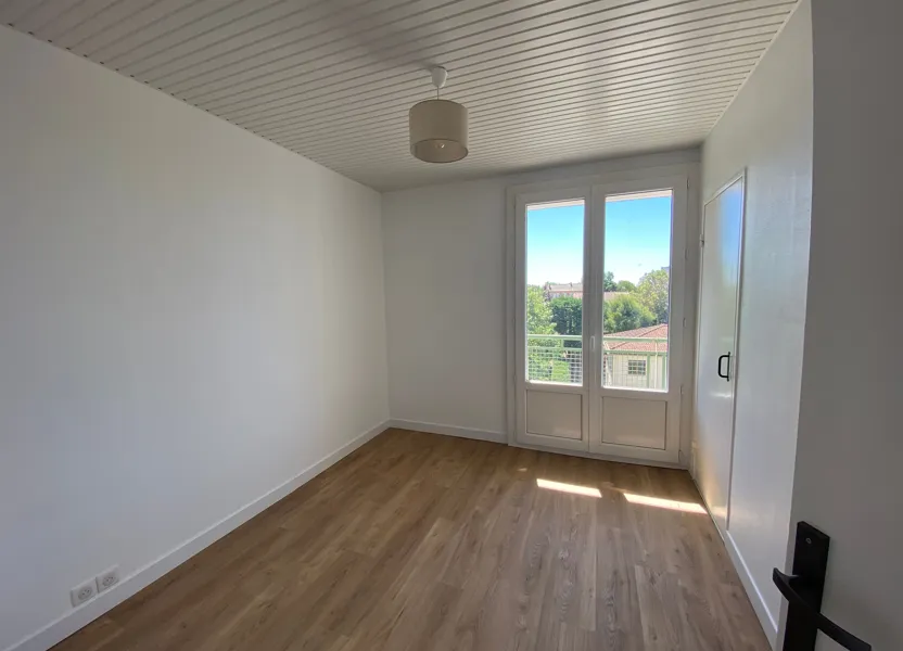 Flat Avenue Charles de Gaulle in Montauban