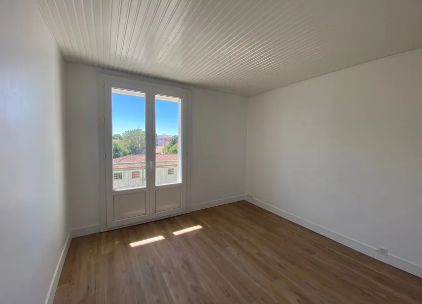 Flat Avenue Charles de Gaulle in Montauban