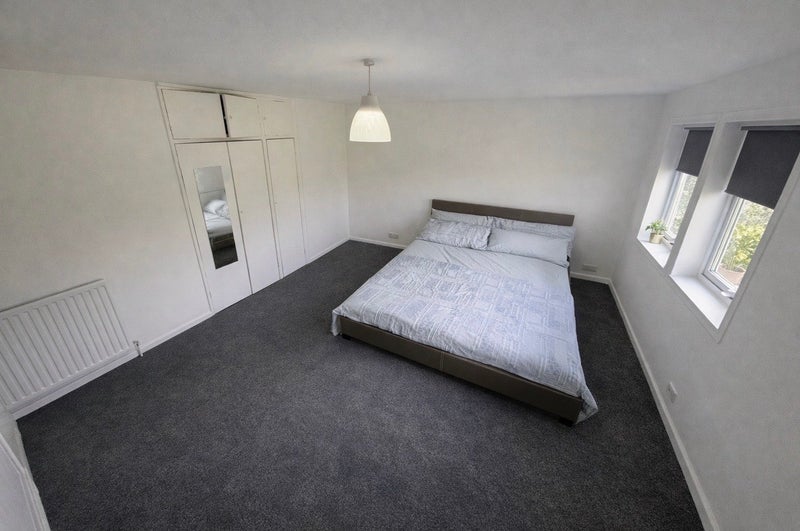 Room Holburne Road in Greater London