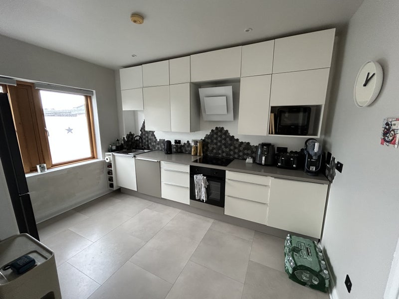Room Haigh Moor Way in Leeds