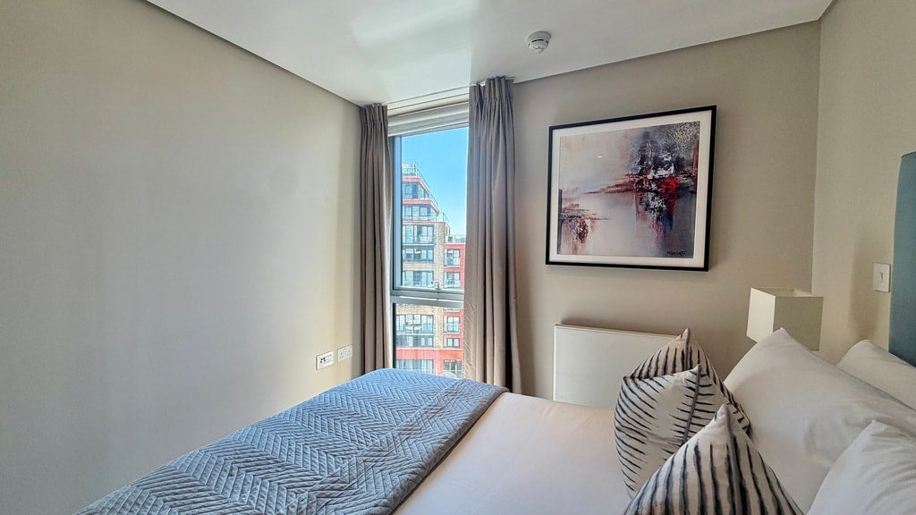 Flat Merchant Square in City of Westminster