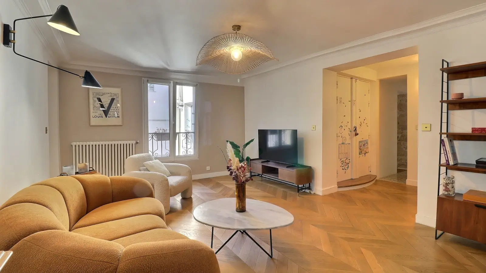 Flat Rue de Surène in Paris