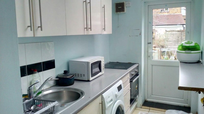 Room Northfield Avenue in Greater London