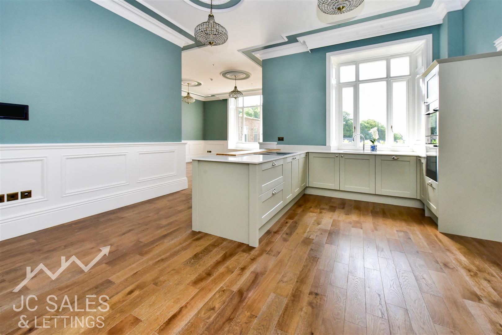 Flat Newington Causeway in London